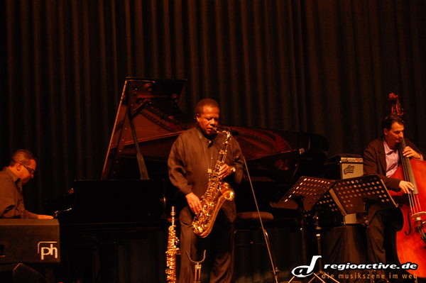 das enigma spricht - Konzertbericht: Jazzlegende Wayne Shorter bei Enjoy Jazz 